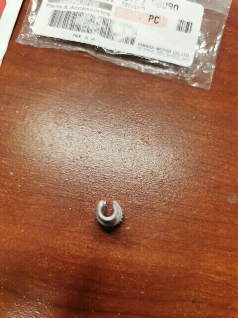 NOS Yamaha IT200 TT600 TY250 WR250 WR400 YZ125 BOLT (23X) 90123-08090-00 Y107