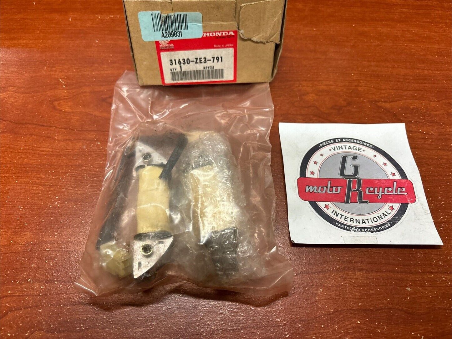 NOS Honda H5013 RT5000 CHARGE COIL 31630-ZE3-791 H173