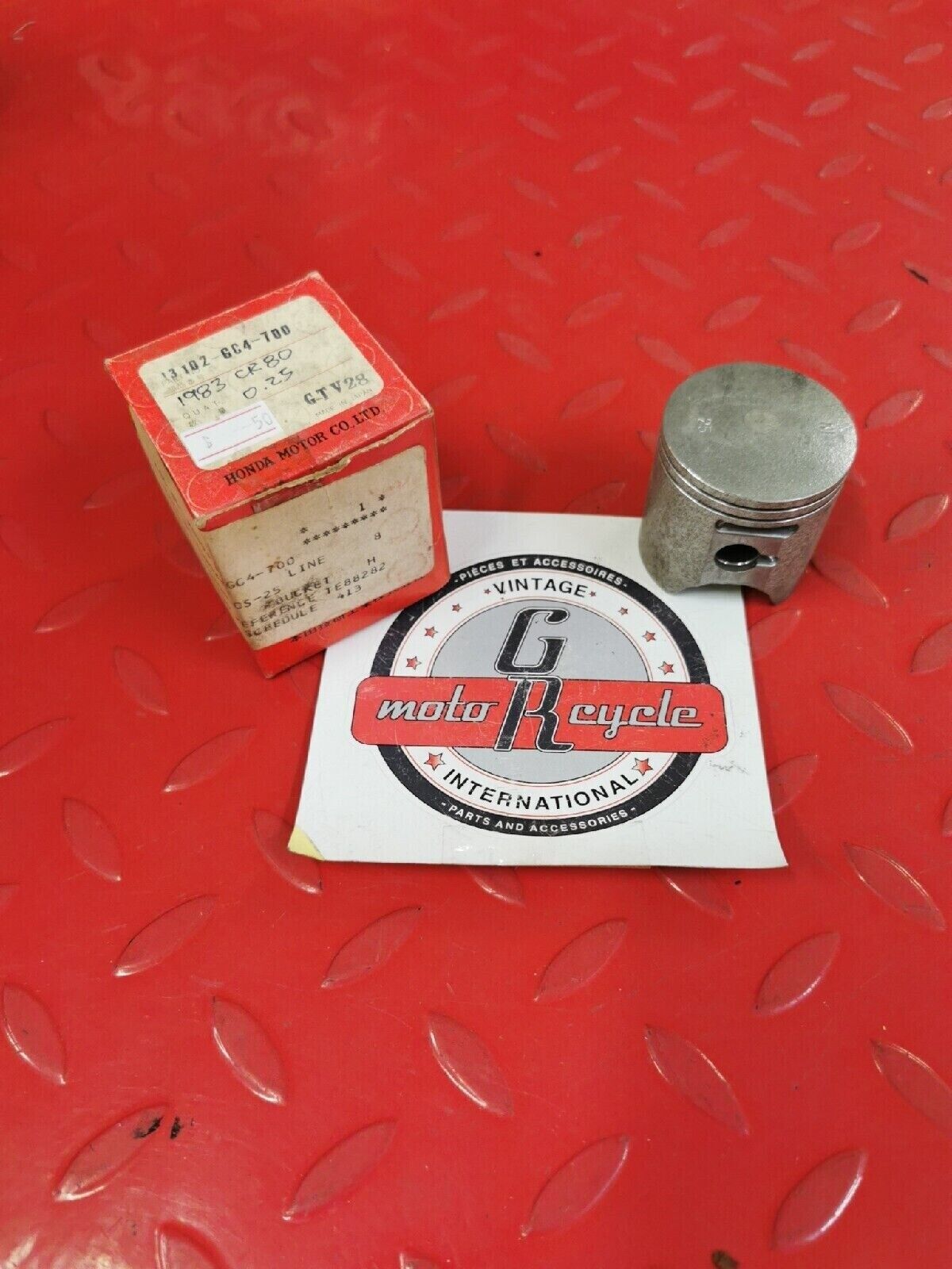 NOS HONDA CR80R 1983 PISTON OVER SIZE 0.25 13102-GC4-700  H38