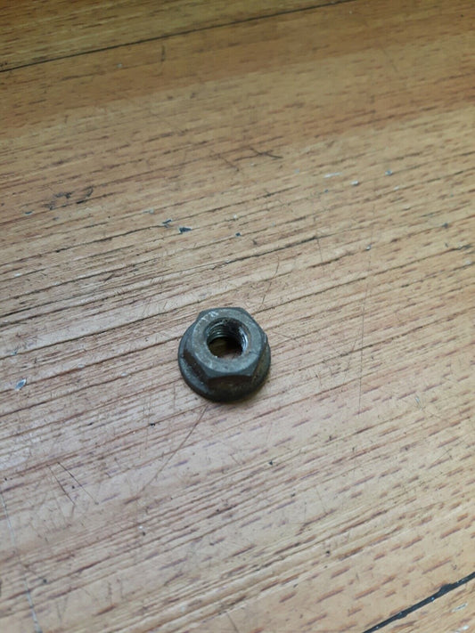 Honda XR100R 1986 nut flange 6mm
