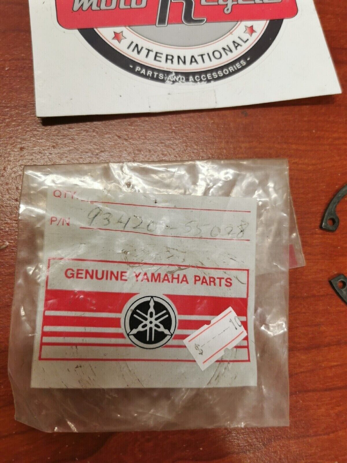 NOS Yamaha CIRCLIP R-TYPE 93420-55028-00 Y68