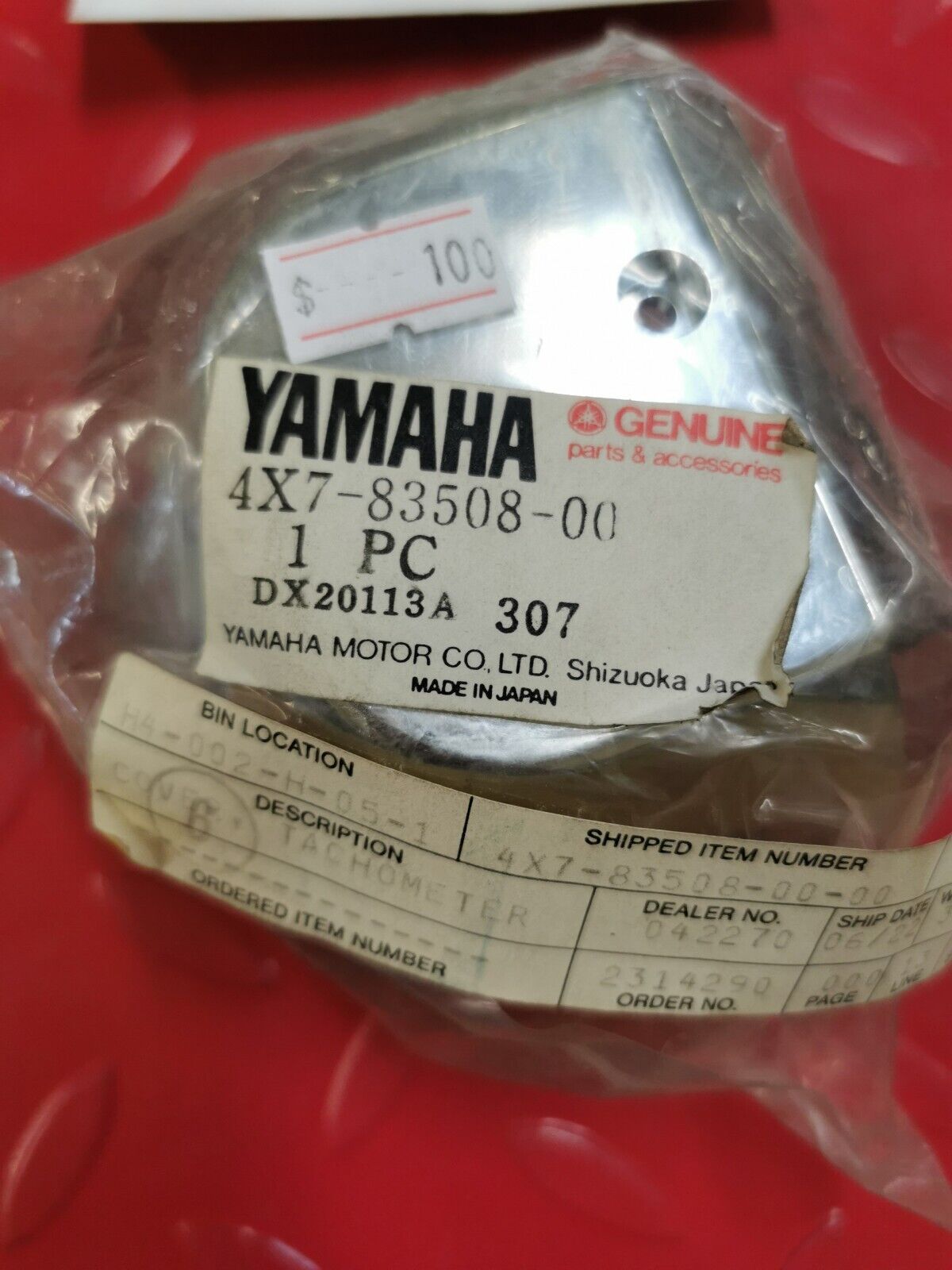NOS Yamaha 1981 - 1983 XV750 1983 XV920 COVER TACHOMETER 4X7-83508-00-00 Y16