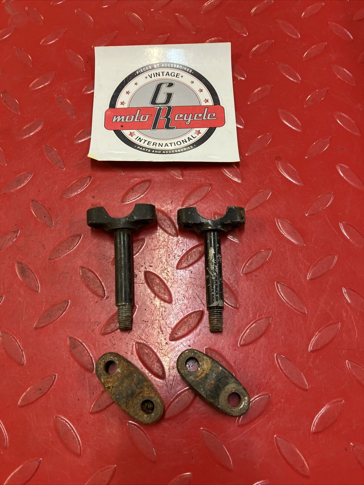 Yamaha RD400 1977 steering handlebar handle bar holder clamp 401-23441-00-98 2