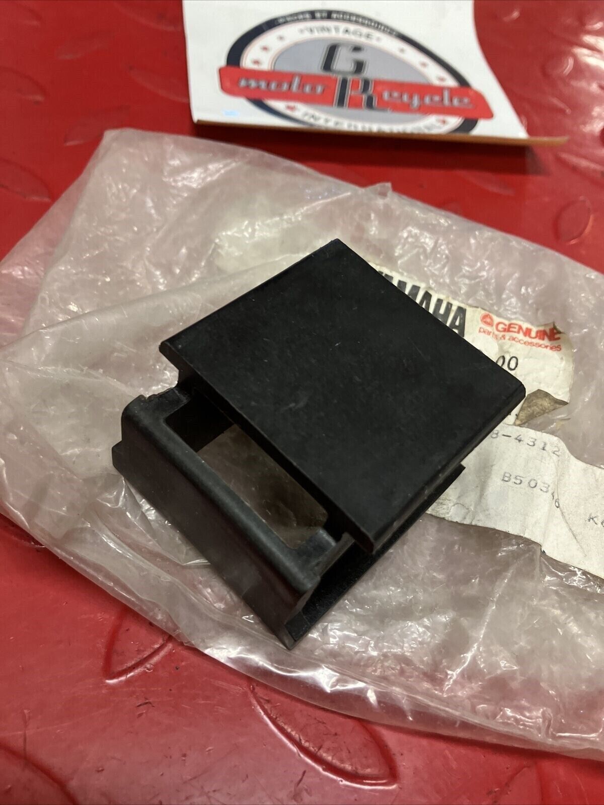 NOS YAMAHA SR540 1982 PRIMARY CLUTCH SHEAVE SLIDER 8R6-17653-00-00 Y59