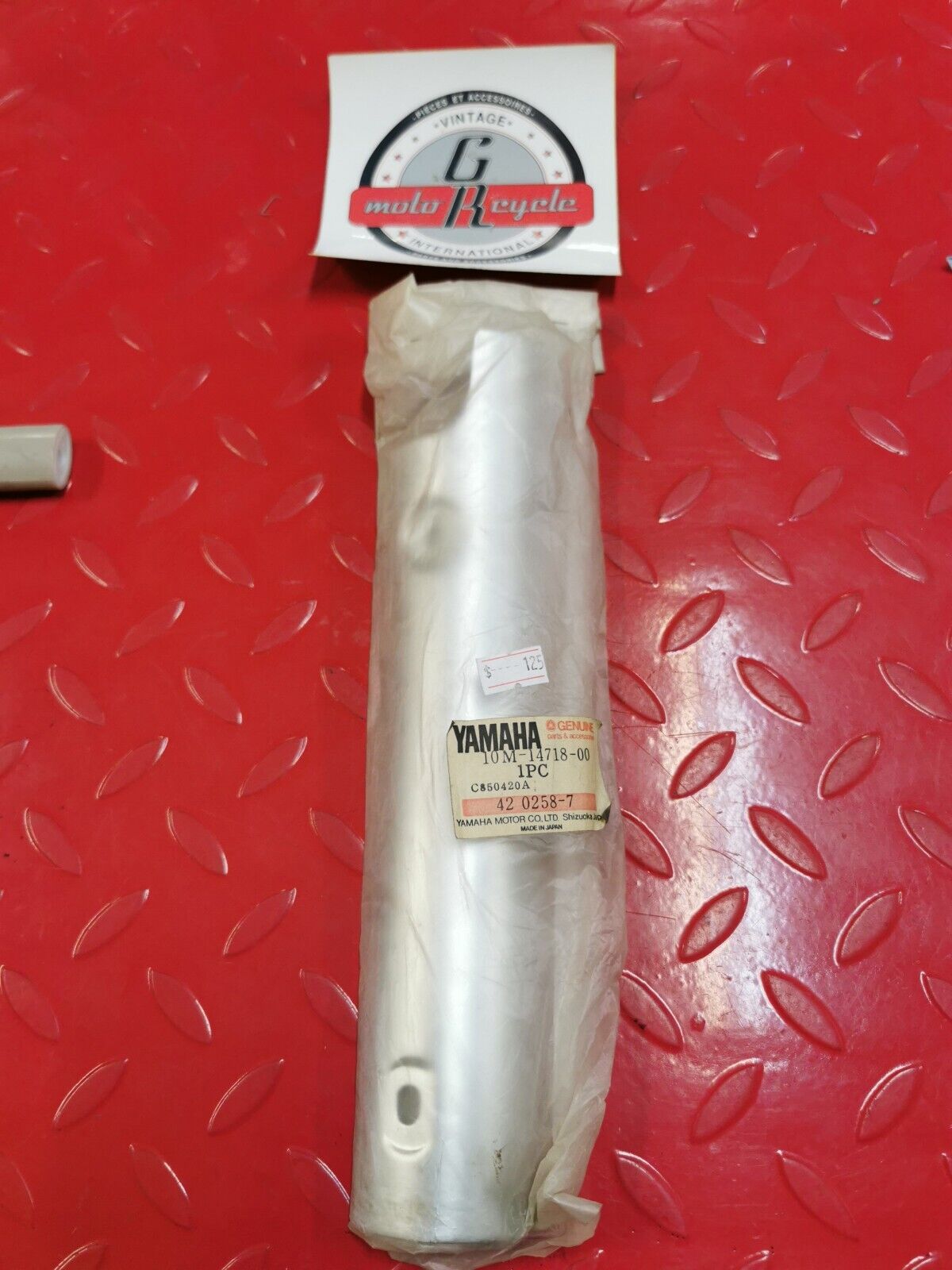 NOS Yamaha XJ1100 1982 PROTECTER MUFF 1 10M-14718-00-00 Y19