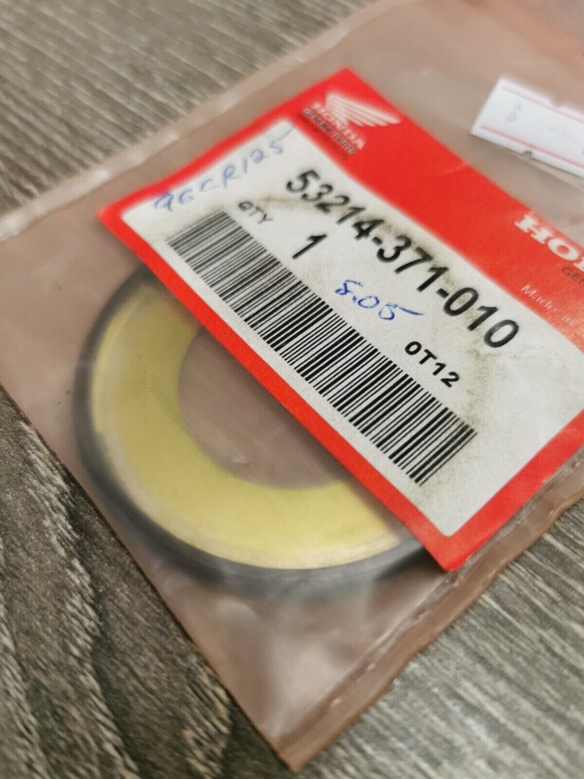 NOS HONDA VT700C  DUST SEAL 53214-371-010 H55