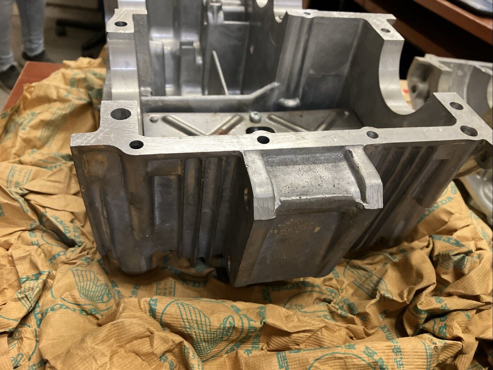 NOS Honda CB450 CL450 UPPER & UNDER CRANKCASE 11100-292-080 11200-292-080 H153