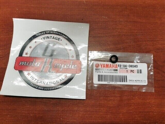 NOS Yamaha XS500 YZ65 YZ85 YZ125 YZ250 OIL SEAL (8X12X3-371) 93104-08040-00 Y107