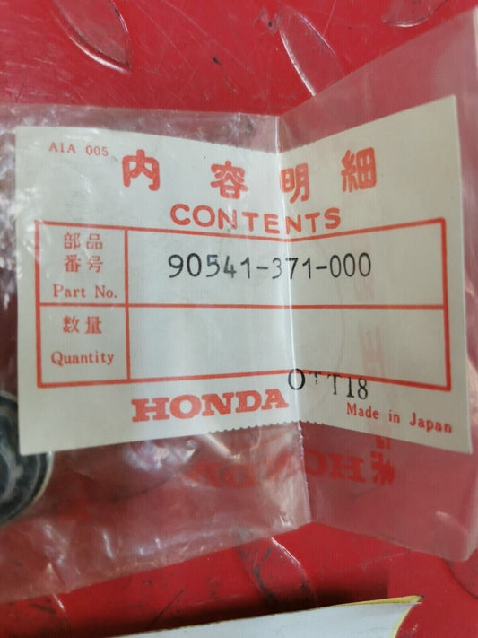 NOS Honda XR80 XR75 XL75 XL100 RUBBER MOUNTING HEAD COVER 90541-371-000 H25