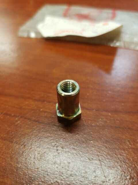NOS Honda 1981 ATC250R FUEL TANK MOUNTING NUT 90301-961-000 H68
