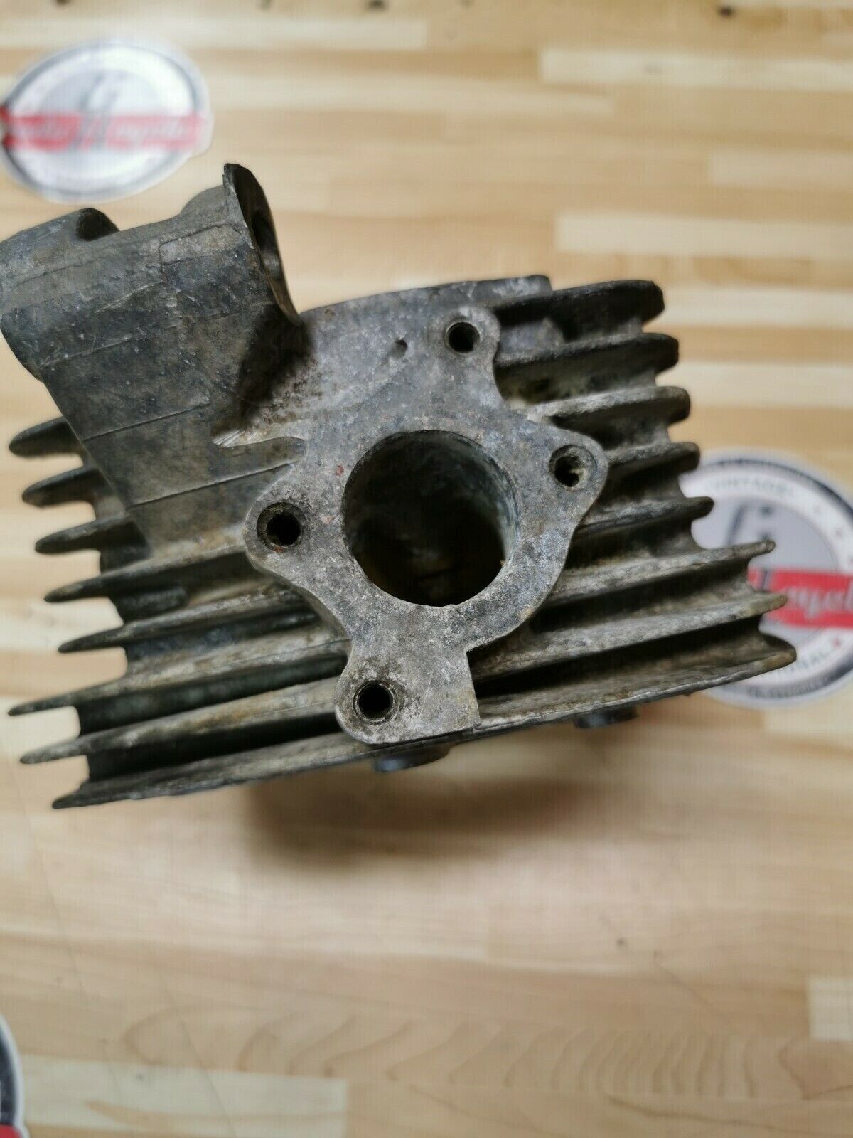 Honda XR200 1981 cylinder head jug barrel top