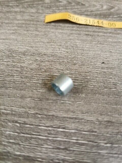 NOS Yamaha DT1B FZX700SC FZX700TC MX400B IT400C COLLAR 256-21544-00-00 Y139