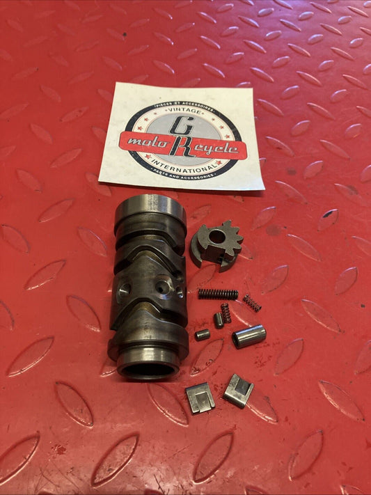 Suzuki RM125 1983 Transmission gearshift gear shift drum cam assembly