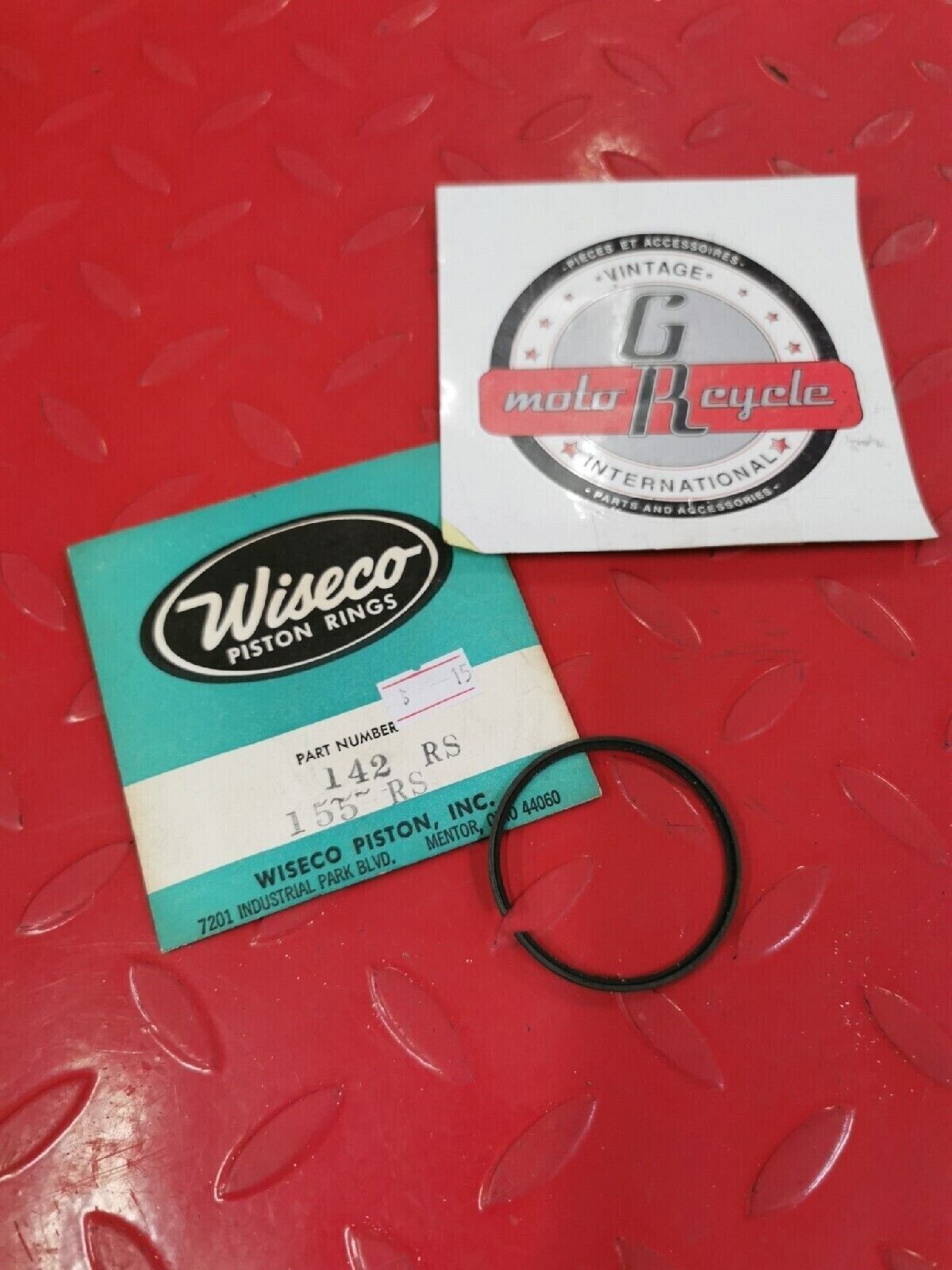 NOS WISECO  PISTON RINGS   142RS   155 RS  J10