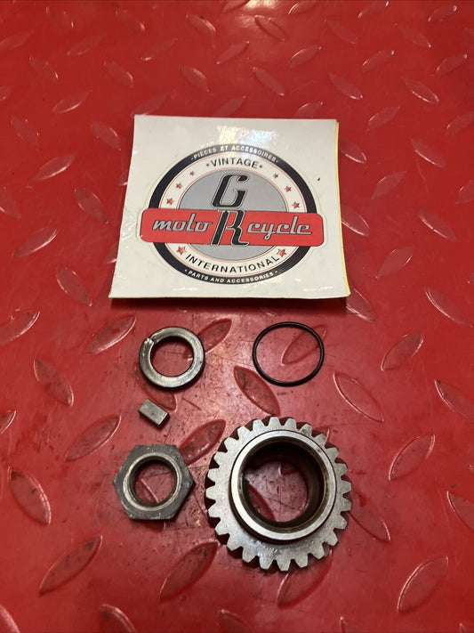Yamaha IT250 1981 crankshaft crank shaft primary drive gear 1982 YZ250 1980