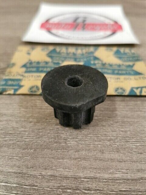 NOS YAMAHA XS650D XS1 TX650 XS2 XS650SG XS650SK DAMPER 256-21747-00-00 Y157