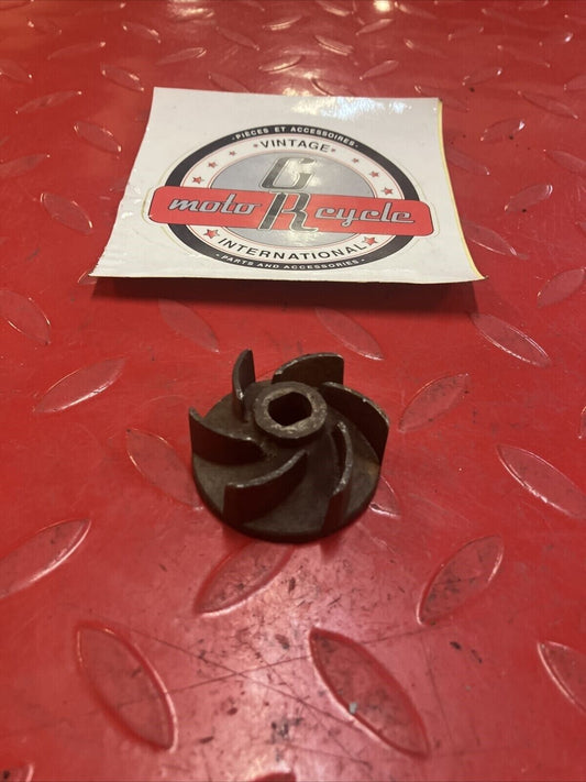 Suzuki RM125 1982 waterpump water pump impeller 2