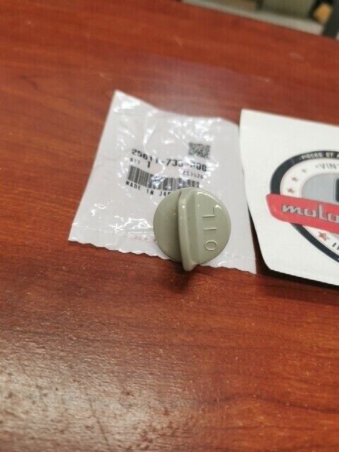 NOS Honda GX160 K1 U1 GX240K1 CAP OIL 25611-733-000 H78
