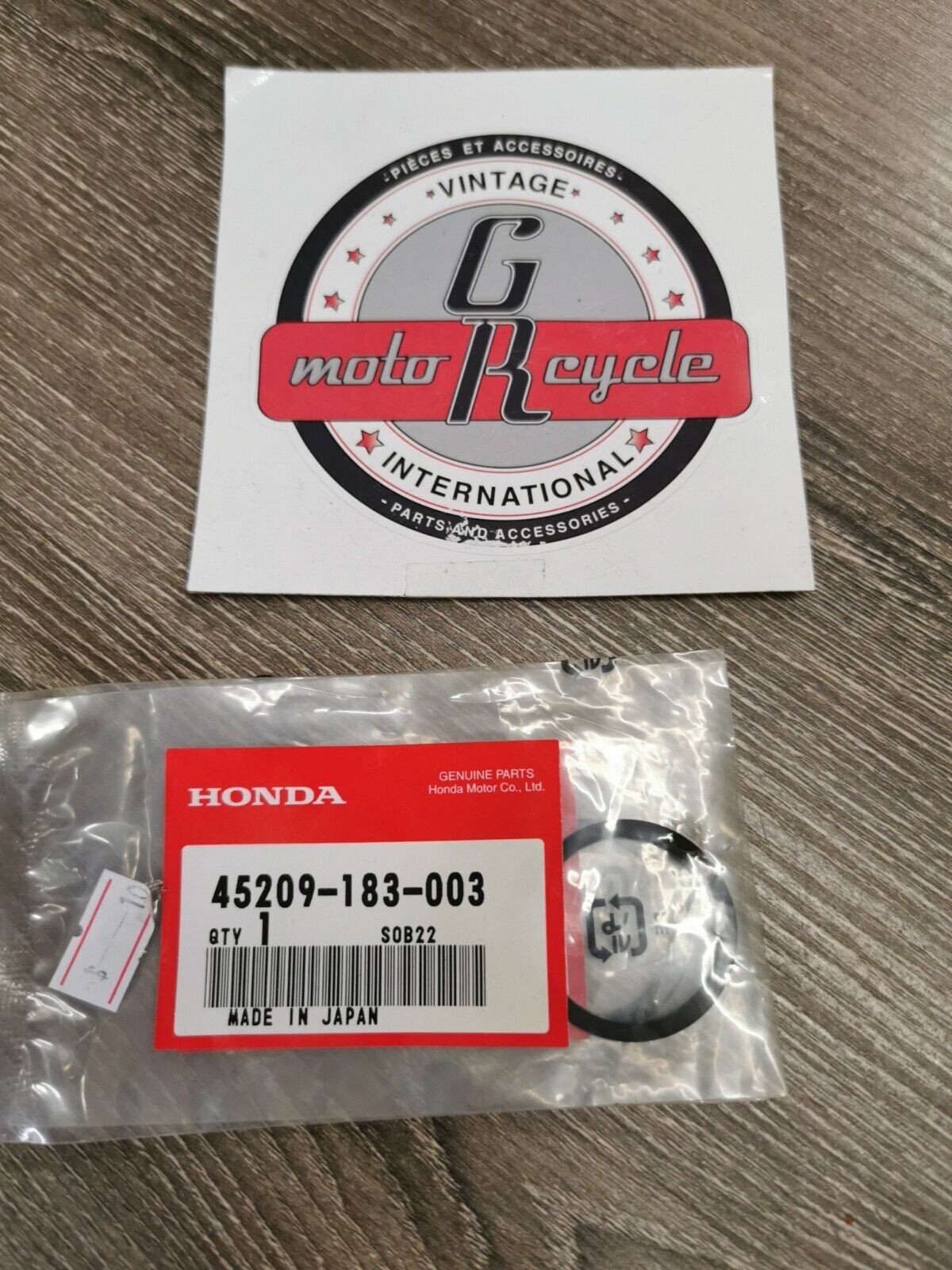 NEW NOS HONDA VT700C PISTON SEAL 45209-183-003 H52