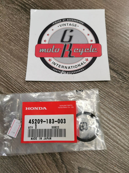 NEW NOS HONDA VT700C PISTON SEAL 45209-183-003 H52