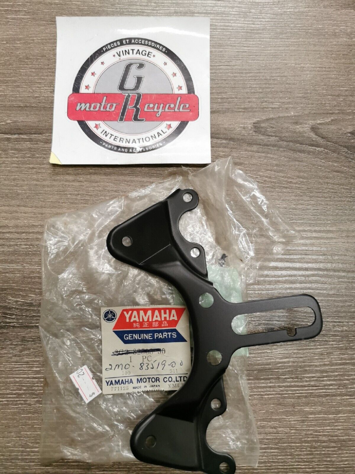 NOS YAMAHA XS650 1978 TO 1983 RD400 1979 BRACKET METER 2M0-83519-00-00 Y55
