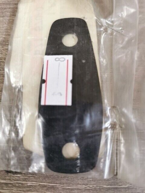 NOS YAMAHA FZ700 FZ750 1986 - 1987 PLATE MIRROR FITTING 1AE-26298-00-00 Y104