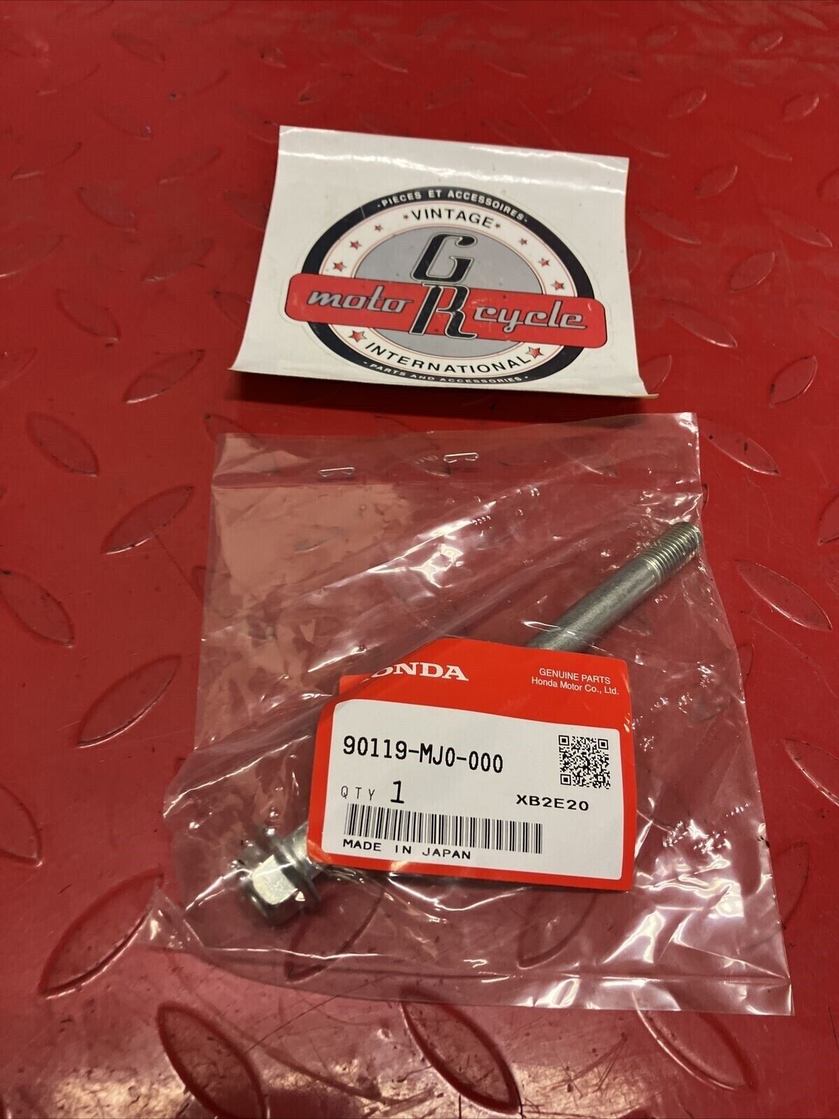 NEW Honda CR250R CR500R ENGINE MOUNTING BOLT FLANGE 10X130 90119-MJ0-000 H99