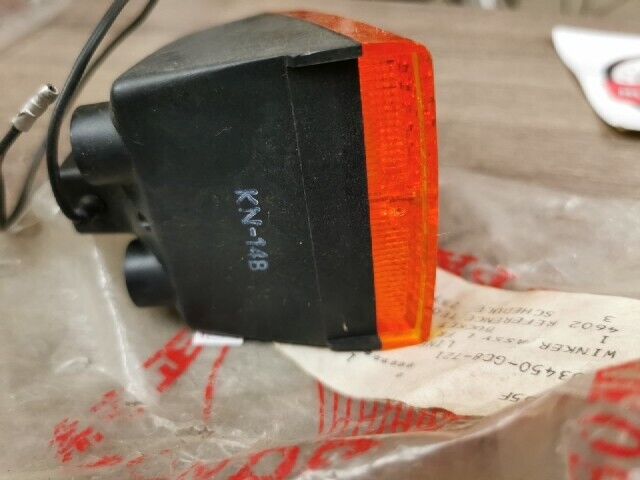 NOS HONDA NH80MD 1983 1984 NH80MD AREO WINKER ASSY L  FR 33450-GC8-721 H72