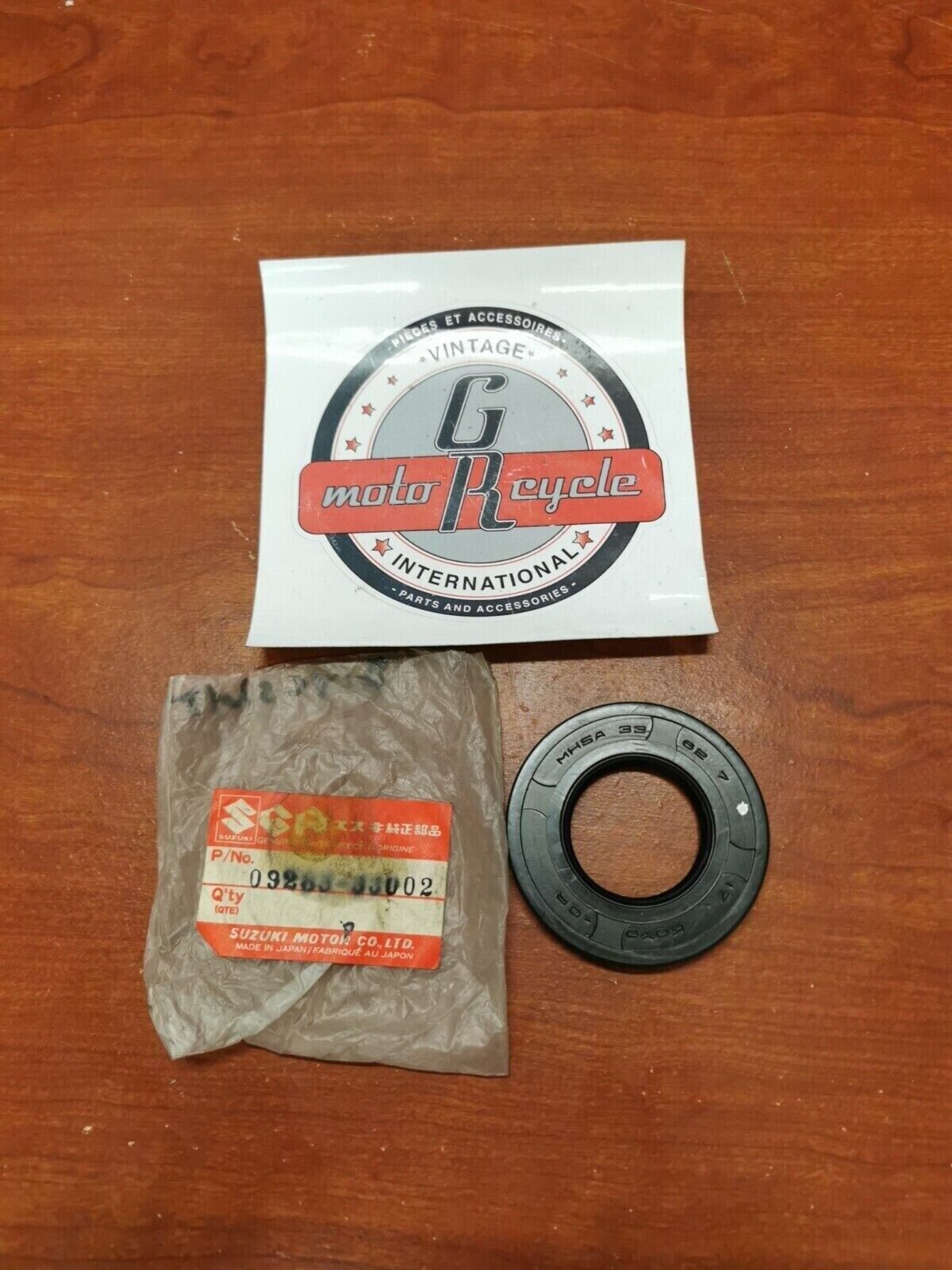 NOS Suzuki 1983 - 1986 GS550 DRIVE SHAFT OIL SEAL (33X62X7) 09283-33002 S20