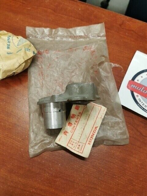 NOS Honda CB450 RIGHT CYLINDER HEAD COVER 12331-283-000 SUB. 12331-292-000 H93