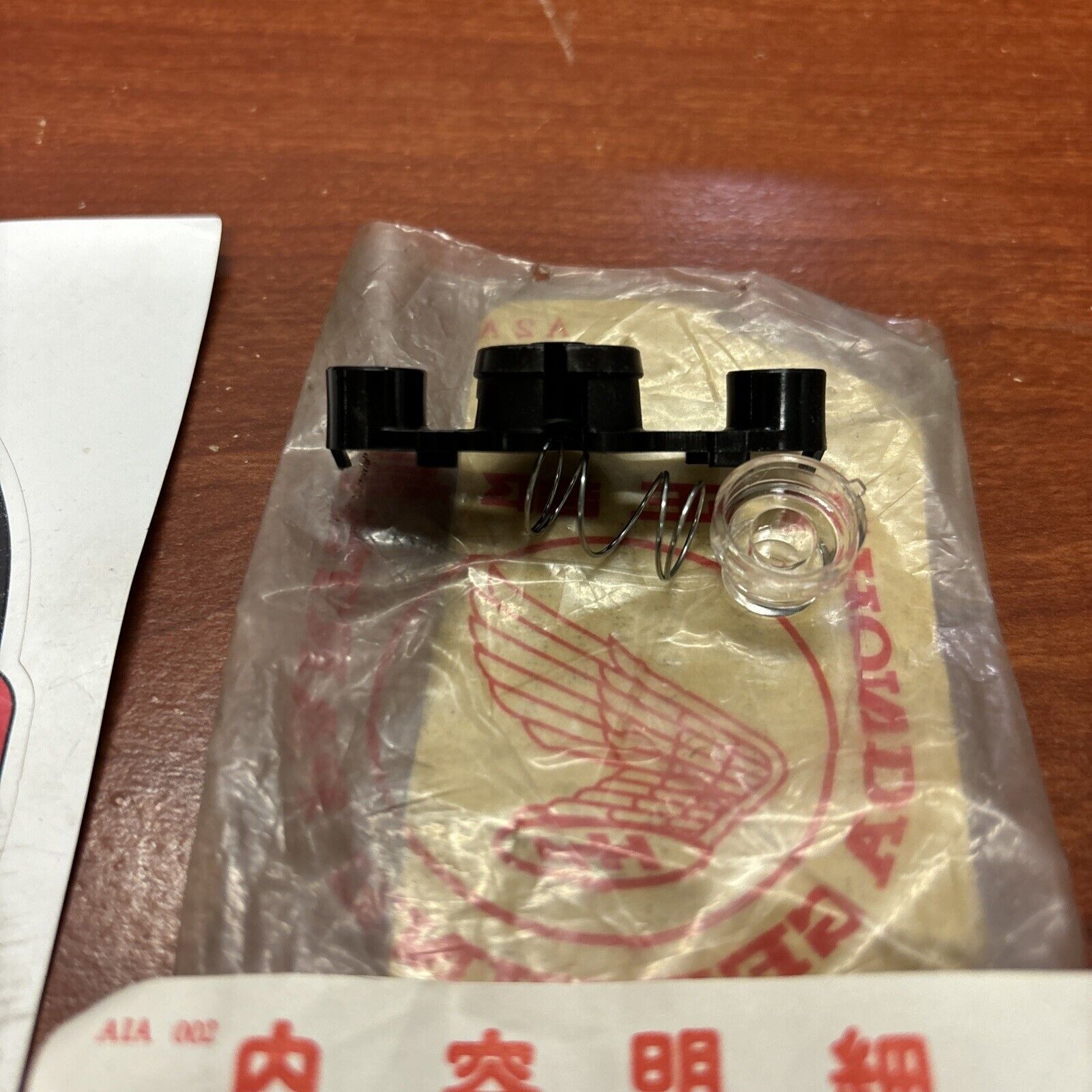 NOS Honda GX140 GX160 GX200 GX240 PROTECTOR LENS 38250-ZA8-701 H167