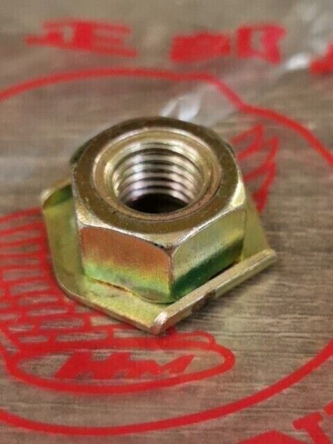 NOS HONDA GL1000 1979 1980 NUT HEADLIGHT CASE 61303-422-000 H95