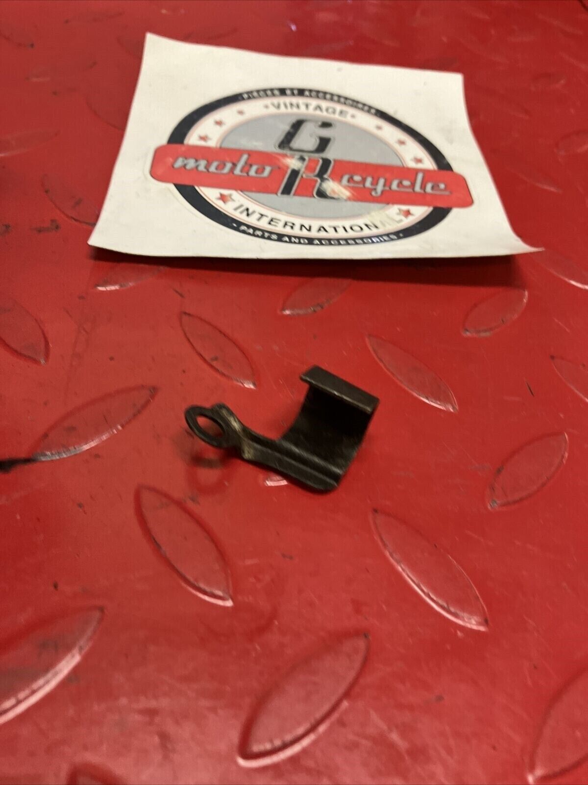 Yamaha DT250 1977 Wire clamp holder guide