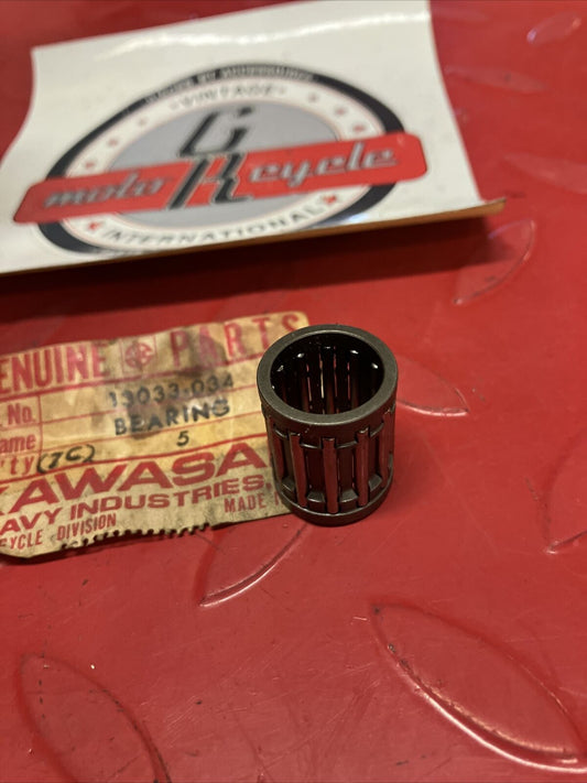 NOS KAWASAKI CONNECTING ROD PISTON PIN SMALL END BEARING 13033-034 K17