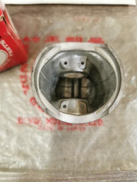 NOS HONDA C115 PISTON 1.00 13105-016-000 H77