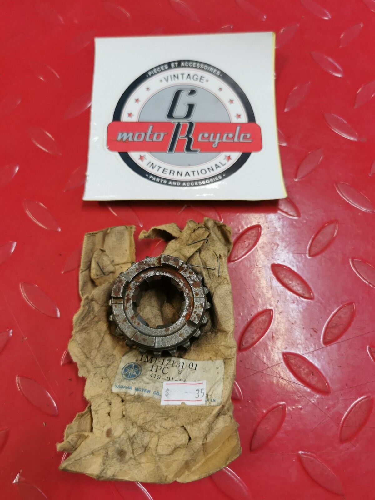 NOS YAMAHA DT250 DT400 YZ400 1977 - 1979 GEAR 3RD PINION 1M1-17131-01-00 Y31