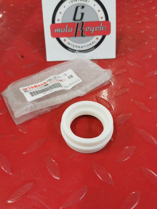 NOS YAMAHA YFZ350 YFS200 1987 - 2006  GUARD SEAL 2GU-22151-10-00 Y50