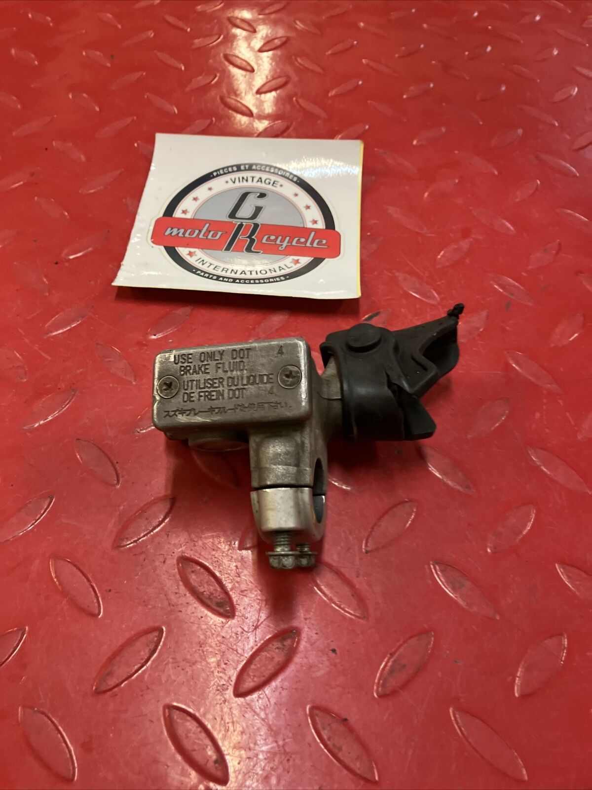 Suzuki RM125 1993 Front brake master cylinder