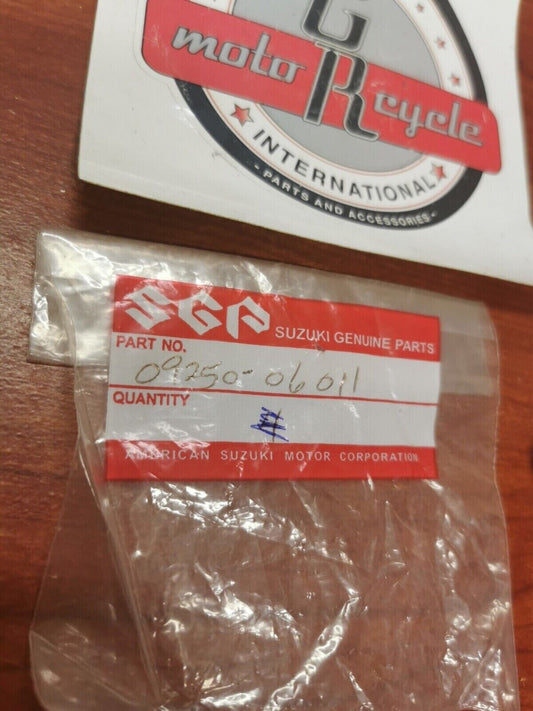 NOS Suzuki VL1500 GSX1300 VS800 VS700 CAP 09250-06011 S20