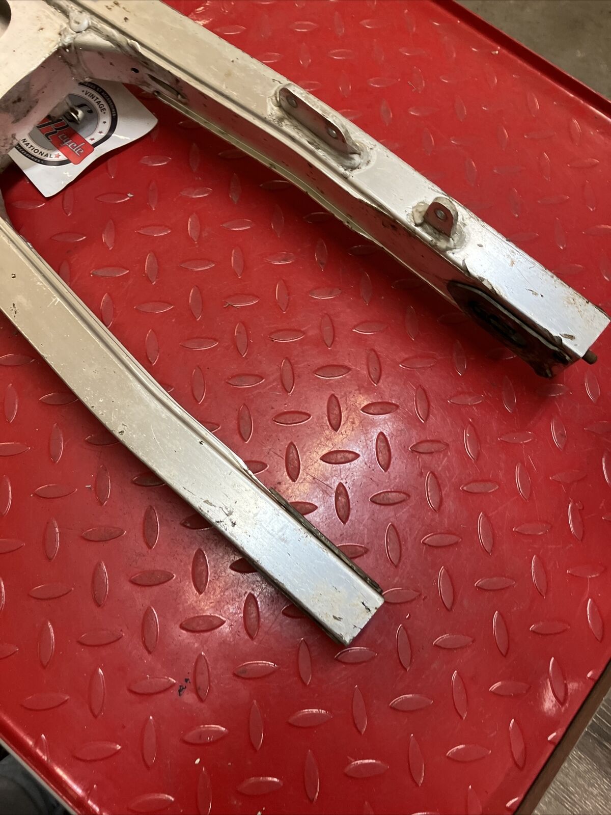 Honda CR250R 1984 swingarm rear swinging arm 2