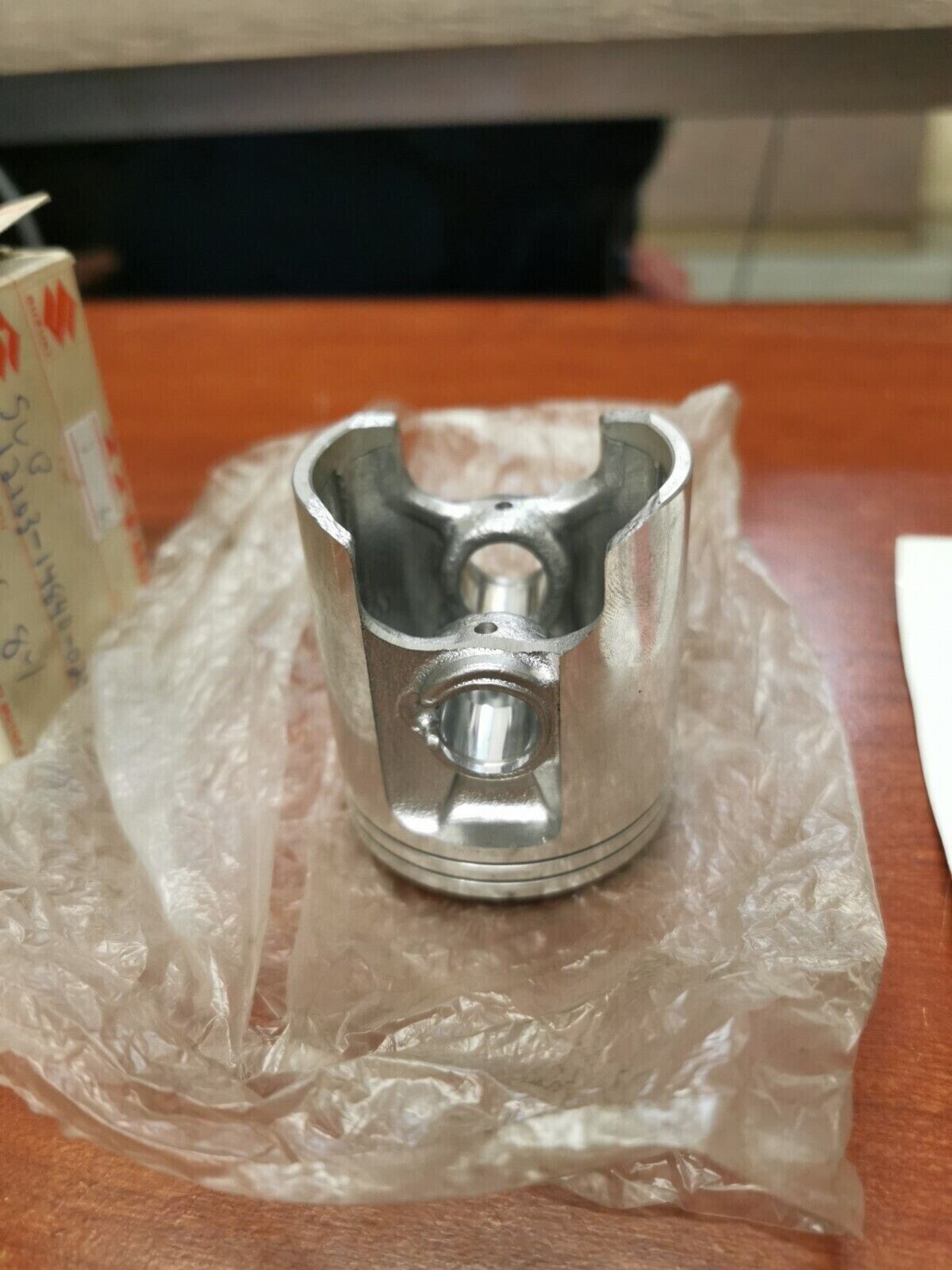 NOS SUZUKI 1984 RM125 PISTON OS. 0.25 12110-14503-025 SUB. 12103-14840-025 S30