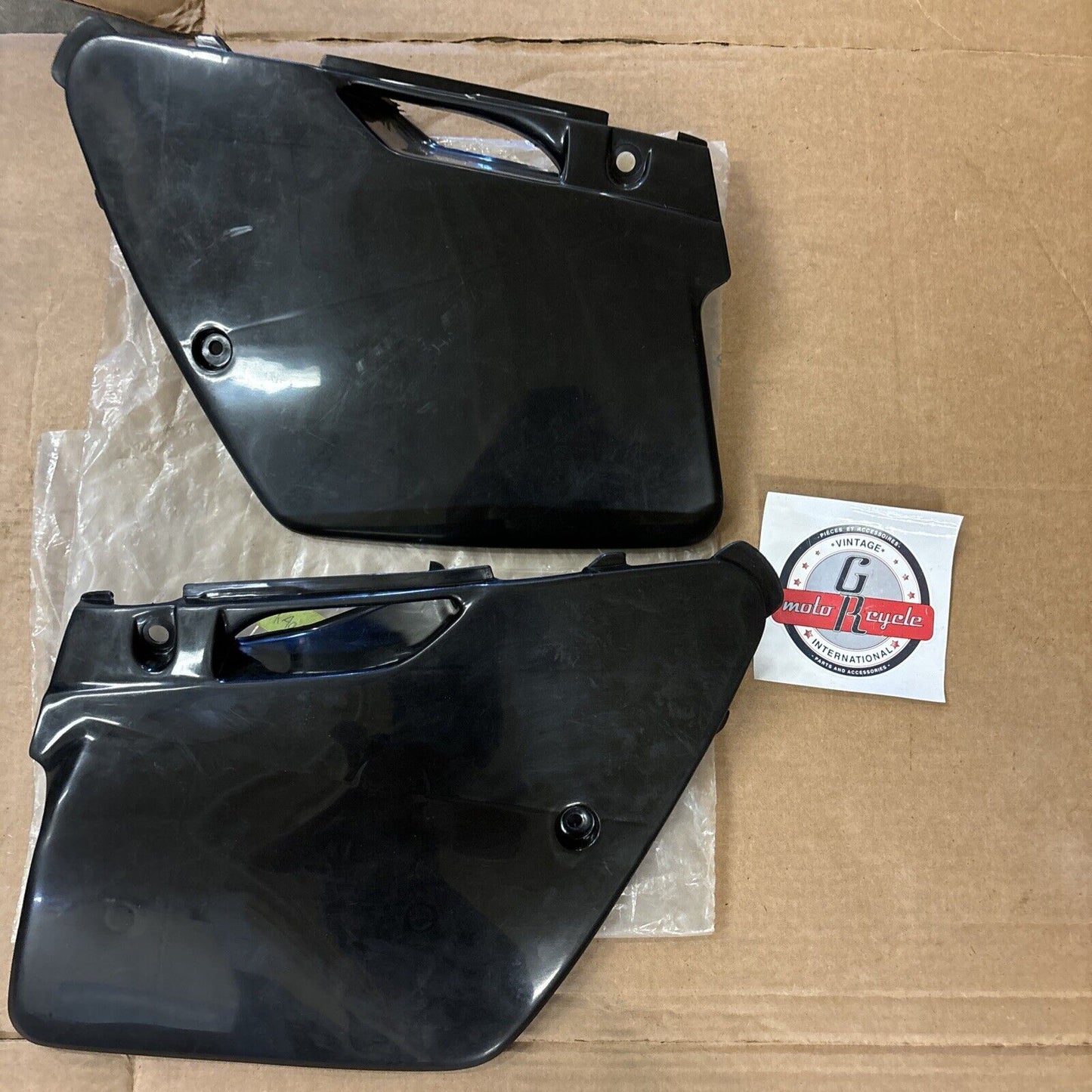 NOS UF0 PLAST 1994 - 1998 KX125 KX250 SIDE PANELS BLACK KA02769001