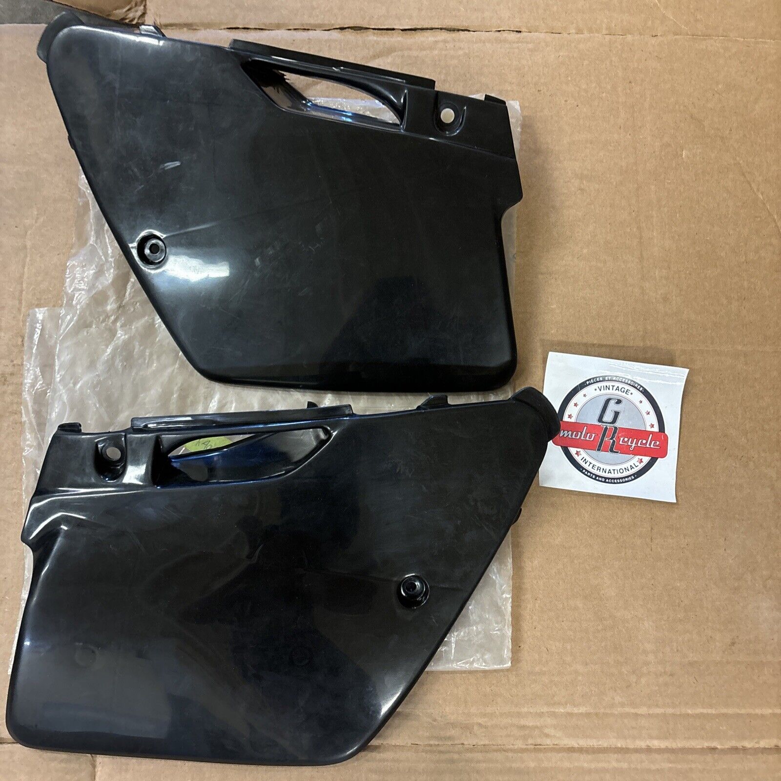 NOS UF0 PLAST 1994 - 1998 KX125 KX250 SIDE PANELS BLACK KA02769001