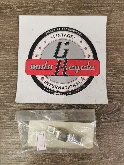 NOS YAMAHA FZR1000 1991 1992 YZF600RJ HOLDER 3FV-2589G-00-00 Y104