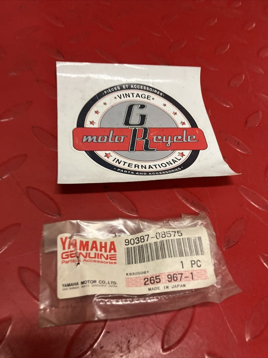 NOS YAMAHA COLLAR 90387-08575-00 SUB BY 90387-082G1-00 Y66