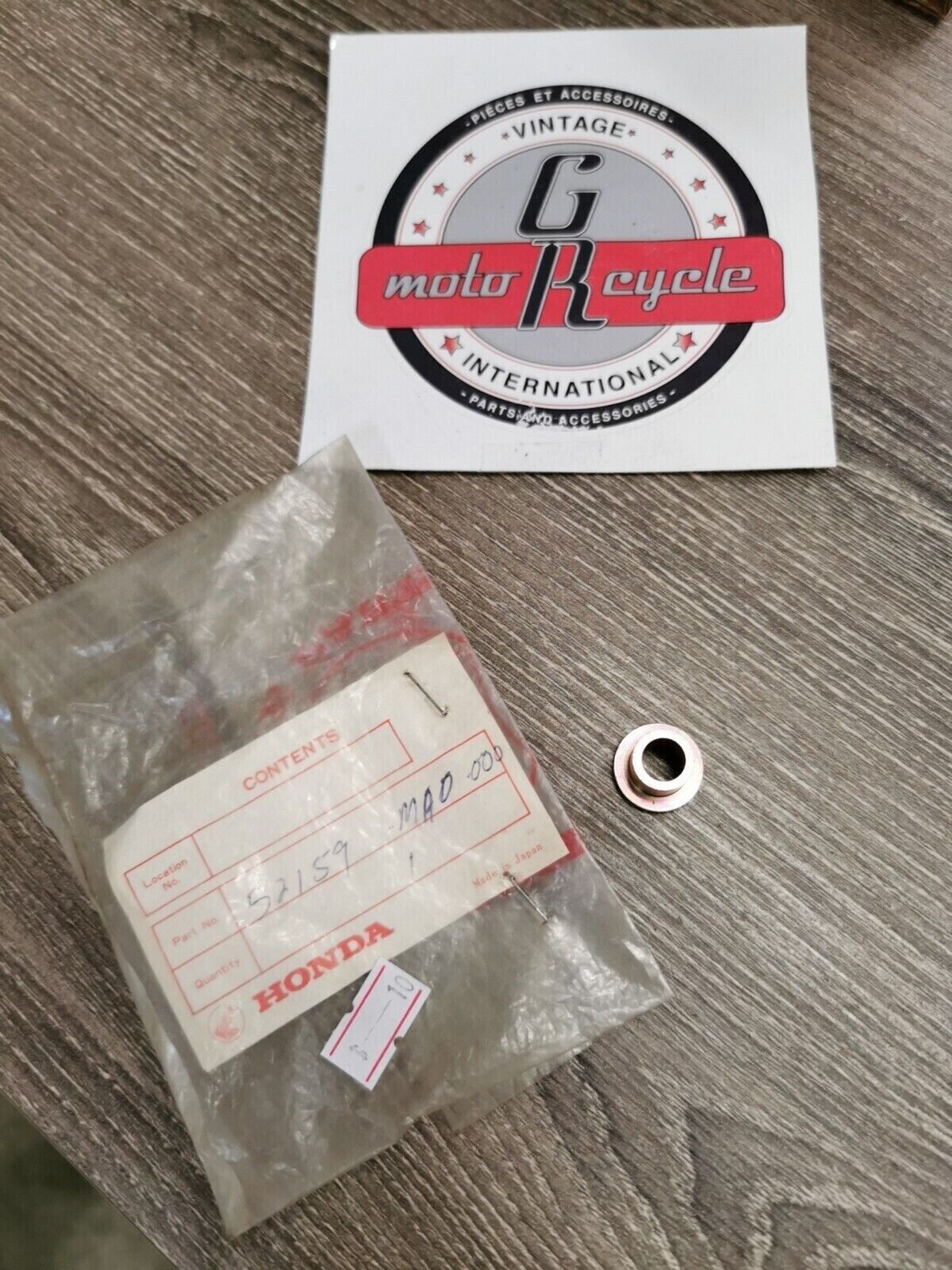 NOS HONDA CR125R CR250R XR250R XR200 1981 COLLAR  CHAIN GUIDE 52159-MA0-000 H50