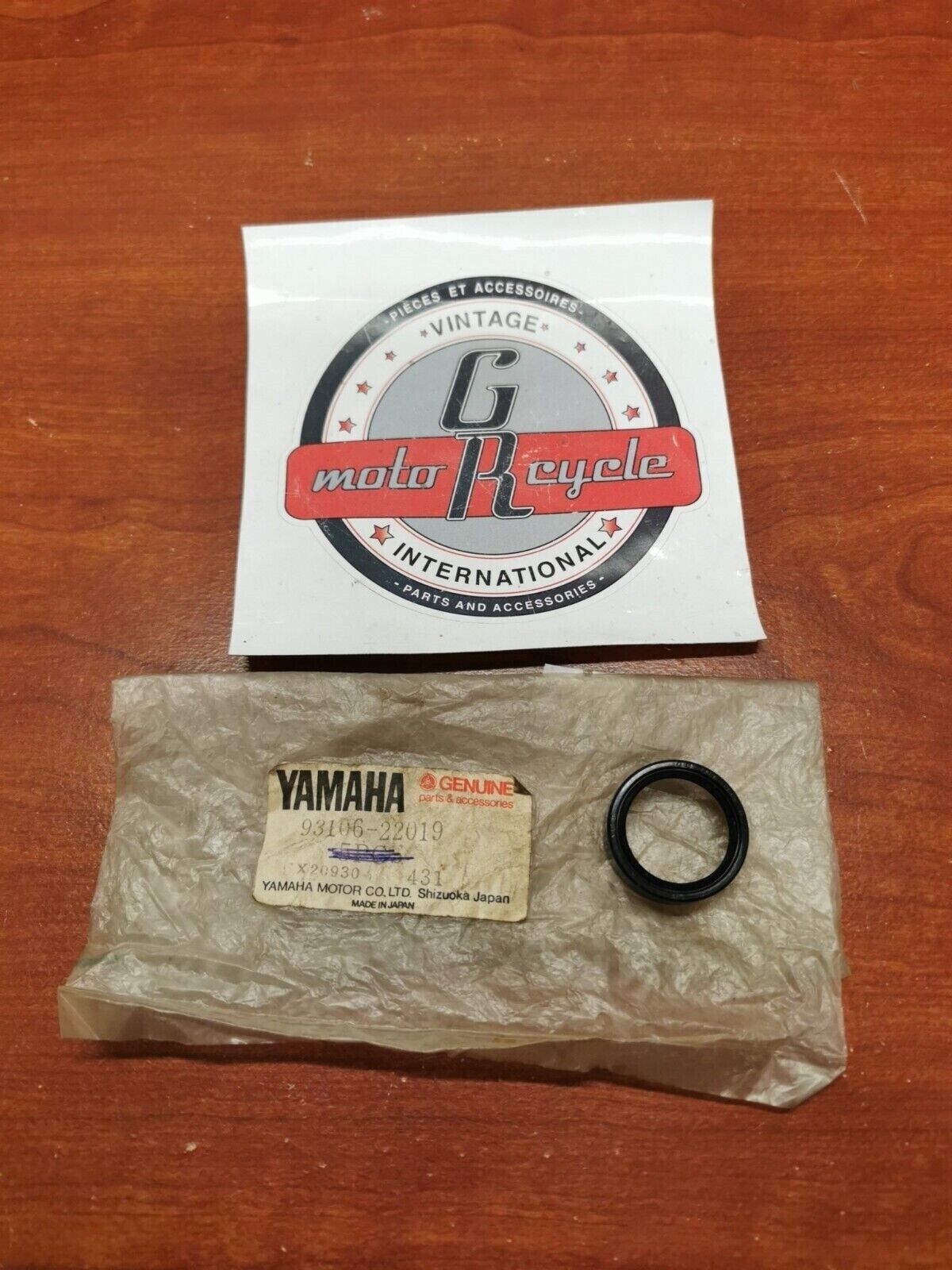 NOS Yamaha YFZ450 YFS200 YZ125 TY350 XT350 TT600 OIL SEAL 93106-22019-00 Y97