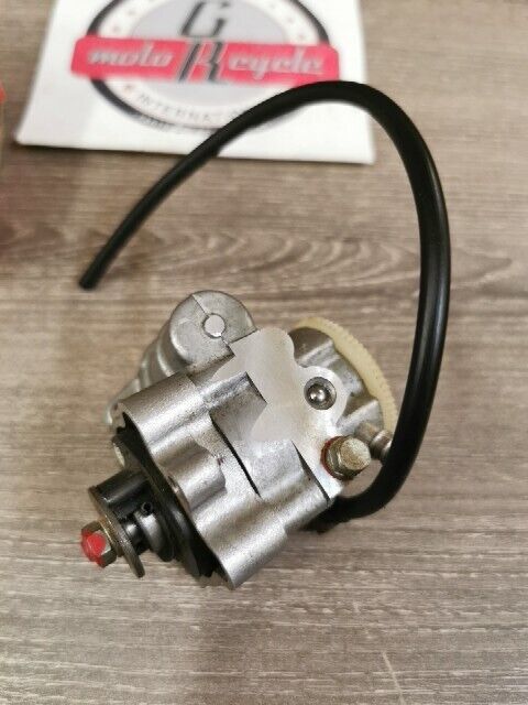 NOS YAMAHA SM292F 1974 OIL PUMP ASSEMBLY 867-13101-00-00 Y191