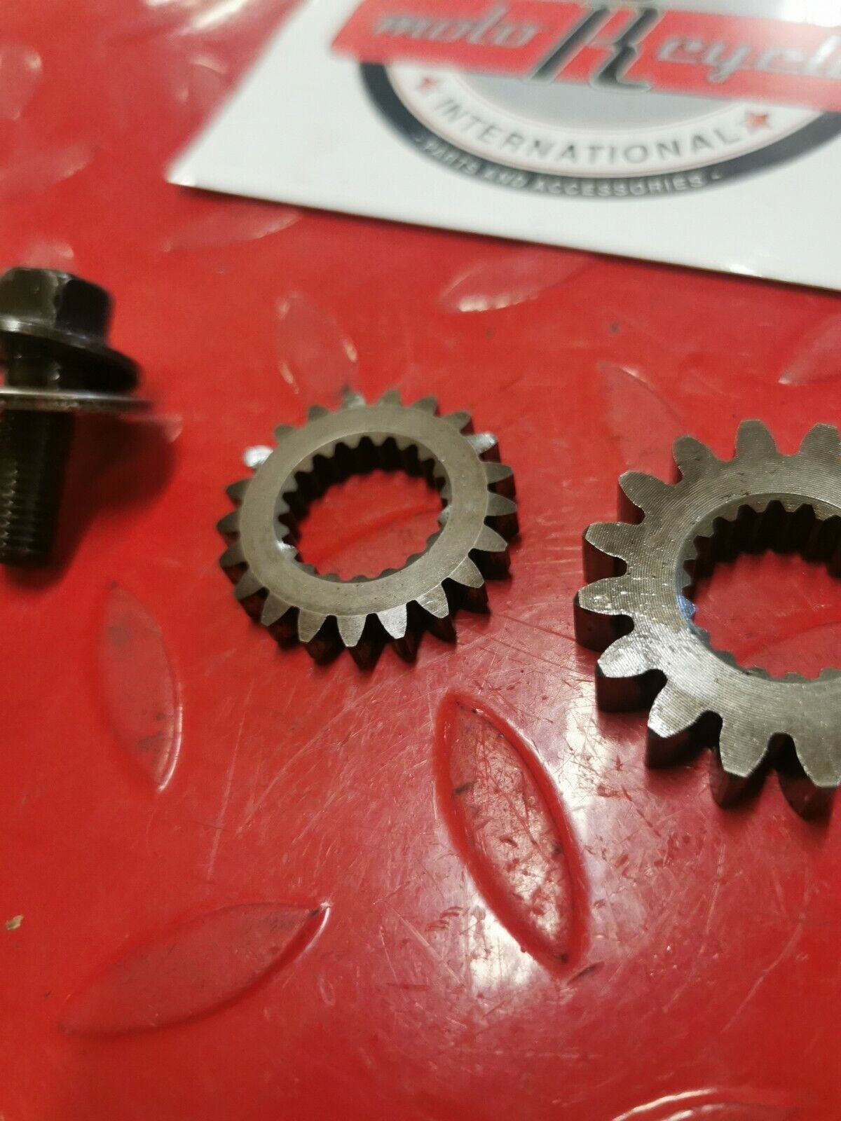 Honda CR125R 1982 primary drive oil pump gear bolt washer 13615-KA3-700 3