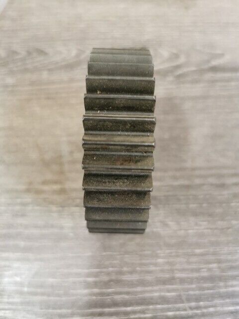 NOS HONDA GL1000 Goldwing 1976 - 1979  MAIN SHAFT GEAR 23481-371-000 H76